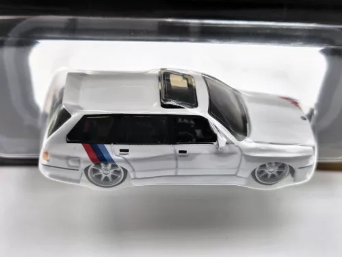 Hot Wheels Elite 64 BMW 318i Touring (1990) -  Hot Wheels - 1:64