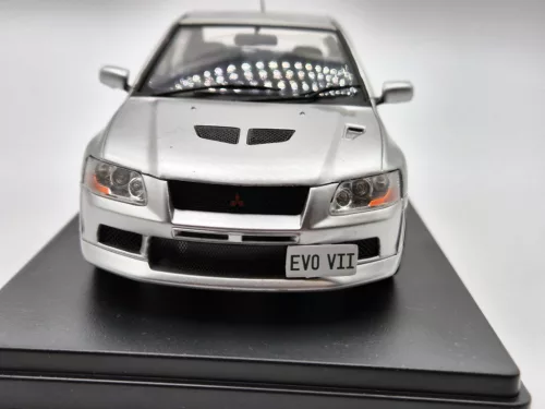 Mitsubishi Lancer Evo VII  -  Whitebox - 1:24