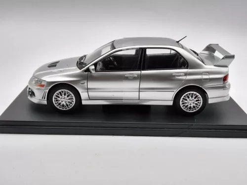 Mitsubishi Lancer Evo VII  -  Whitebox - 1:24