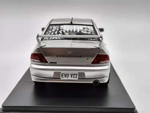 Mitsubishi Lancer Evo VII  -  Whitebox - 1:24