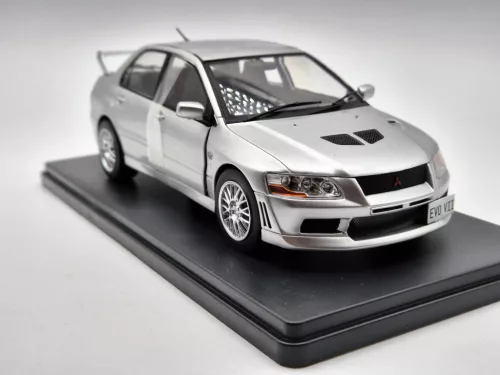 Mitsubishi Lancer Evo VII  -  Whitebox - 1:24