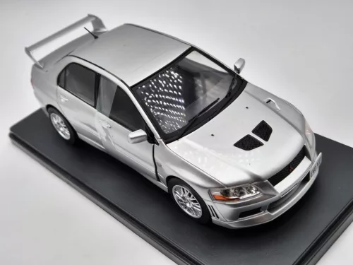 Mitsubishi Lancer Evo VII  -  Whitebox - 1:24