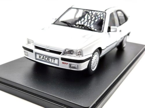 Opel Kadett E GSI -  Whitebox - 1:24