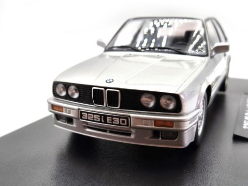BMW E30 325i M paket 2 (1988) - ezüst -  KK Scale - 1:18