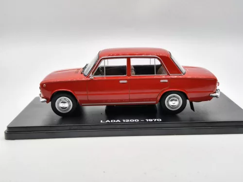 Lada 2101 1200 (1970) - piros -  Hachette - 1:24