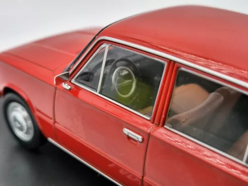 Lada 2101 1200 (1970) - piros -  Hachette - 1:24