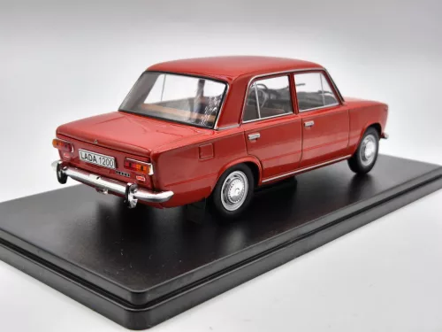 Lada 2101 1200 (1970) - piros -  Hachette - 1:24