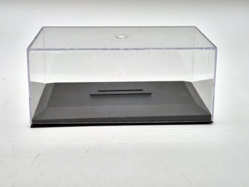 Vitrin/display 1:43 méretű modellautóhoz - sérült