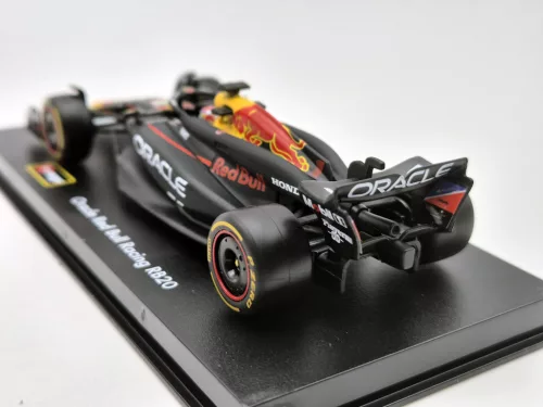 Red Bull RB20 F1 #1 (2024) - Max Verstappen - PILÓTÁVAL -  Bburago - 1:43