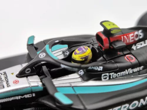 Mercedes GP W15 EQ Performance F1 #44 (2024) - Lewis Hamilton - PILÓTÁVAL -  Bburago - 1:43
