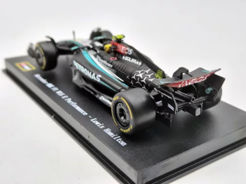 Mercedes GP W15 EQ Performance F1 #44 (2024) - Lewis Hamilton - PILÓTÁVAL -  Bburago - 1:43