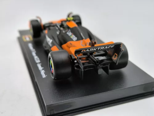 McLaren MCL38 F1 #4 (2024) - Lando Norris - PILÓTÁVAL -  Bburago - 1:43