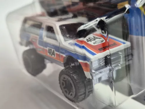 Hot Wheels Chevy Blazer 4x4- HW Dirt  3/10 - 81/250 -  Hot Wheels - 1:64