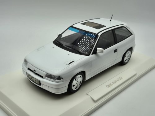 Opel Astra GSi (1991) -  Norev - 1:18 - fehér