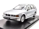 BMW E39 Touring (1998) - ezüst -  Triple9 - 1:18