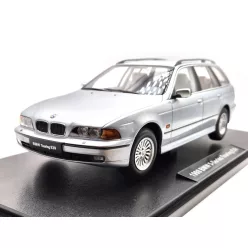 BMW E39 Touring (1998) - ezüst -  Triple9 - 1:18