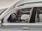 BMW E39 Touring (1998) - ezüst -  Triple9 - 1:18