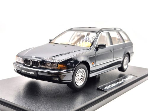 BMW E39 Touring (1998) - zöld -  Triple9 - 1:18