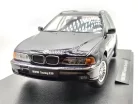 BMW E39 Touring (1998) - kék -  Triple9 - 1:18