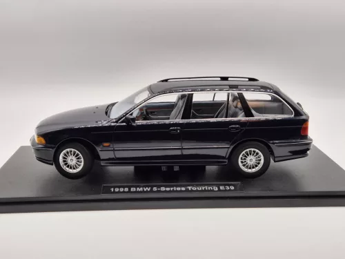BMW E39 Touring (1998) - kék -  Triple9 - 1:18