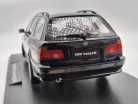 BMW E39 Touring (1998) - kék -  Triple9 - 1:18