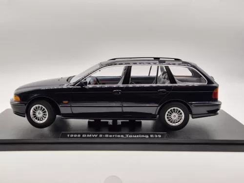 BMW E39 Touring (1998) - kék -  Triple9 - 1:18