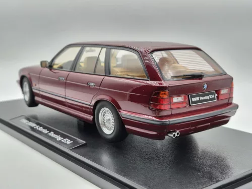 BMW E34 Touring (1996) - bordó -  Triple9 - 1:18