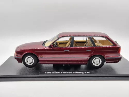 BMW E34 Touring (1996) - bordó -  Triple9 - 1:18