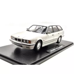 BMW E34 Touring (1996) - fehér -  Triple9 - 1:18