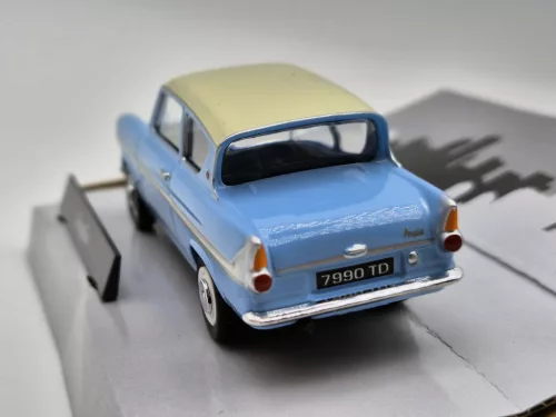 Ford England Anglia - Harry Potter -  Cararama - 1:43