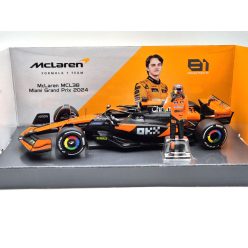   McLaren MCL38 F1 #81 (2024) - Oscar Piastri - KÜLÖN PILÓTÁVAL -  Bburago - 1:24