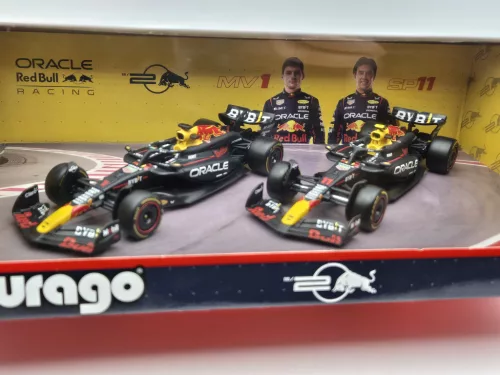 Red Bull RB20 F1 szett (2024) - #1 Max Verstappen - #11 Sergio Perez -  Bburago - 1:43