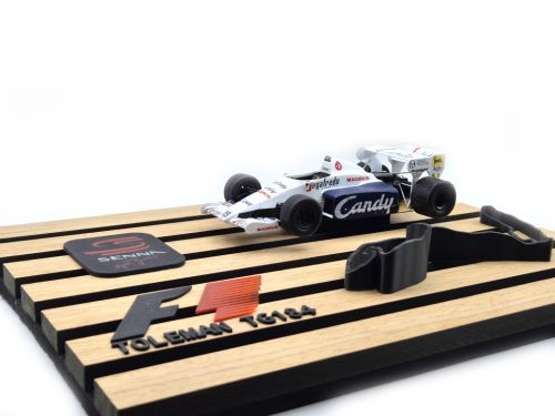 Toleman Hart TG184 F1 #19 (1984) - Ayrton Senna - dísztáblán - dísztárgy -  Edicola - 1:24