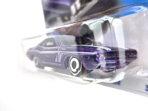 Hot Wheels '70 Dodge Hemi Challenger - HW '70s vs. '90s 10/10 - 164/250 -  Hot Wheels - 1:64