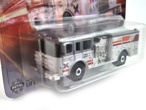 Pierce Arrow XT Fire Engine / Camion de Pompiers - tűzoltóautó  - 104/125 -  Matchbox - 1:64