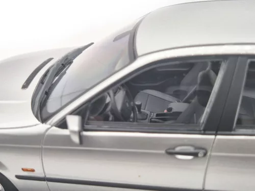 BMW E46 sedan (1999) - ezüst -  KK-Scale - 1:18