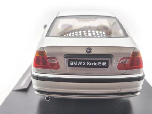 BMW E46 sedan (1999) - ezüst -  KK-Scale - 1:18