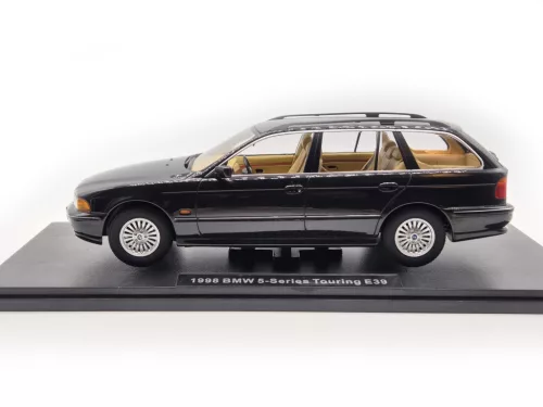 BMW E39 touring (1998) - fekete - Triple9 - 1:18