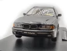 BMW E39 touring (1998) - fekete - Triple9 - 1:18