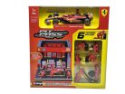 Ferrari Pit Stop - boxutca diorama szett - SF-24 F1 #55 (2024) - Carlos Sainz - szerelőkkel -  Bburago - 1:43