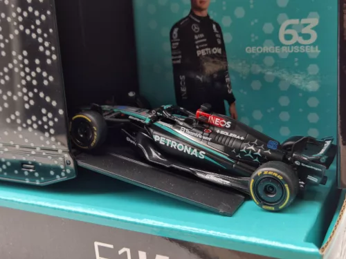 Mercedes kamion szett - Mercedes Benz Actros 2 Gigaspace - Mercedes GP W14 F1 #63 - George Russel versenyautó -  Bburago - 1:43