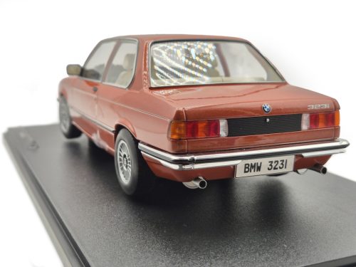 BMW E21 323i (1980) - Kastanienrot -  Solido - 1:18