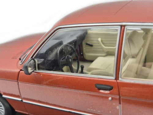 BMW E21 323i (1980) - Kastanienrot -  Solido - 1:18