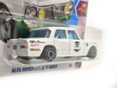 Hot Wheels Alfa Romeo Giulia TI Super - Compact Kings 7/10 - 195/250 -  Hot Wheels - 1:64