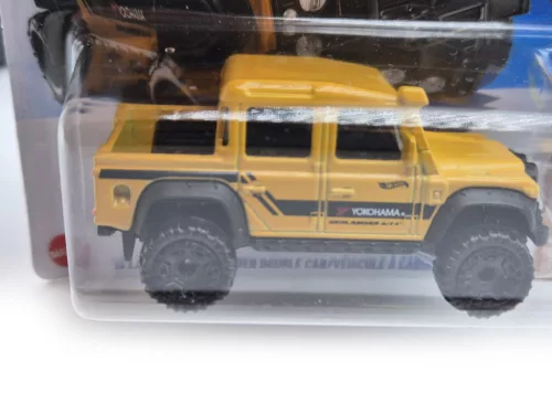 Hot Wheels '15 Land Rover Defender Double Cab - Dirt 10/10 - 179/250 -  Hot Wheels - 1:64