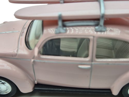 Volkswagen VW Beetle Bogár Coccinelle (1973) - szörfdeszkákkal -  Norev - 1:43