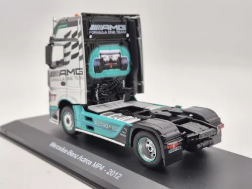 Mercedes Benz Actros MP4 AMG Petronas F1 kamion -  Edicola - 1:43