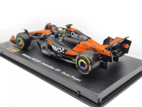 McLaren MCL39 F1 #81 (2025) - Oscar Piastri - PILÓTÁVAL -  Bburago - 1:43