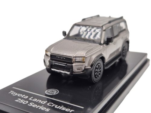 Toyota Land Cruiser 250 LHD (2024) -  Paragon Models - 1:64