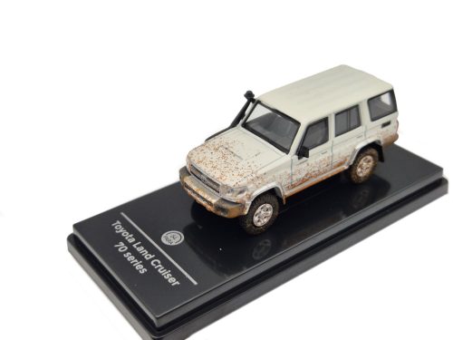 Toyota Land Cruiser 76 Off Road LHD (2017) -  Paragon Models - 1:64